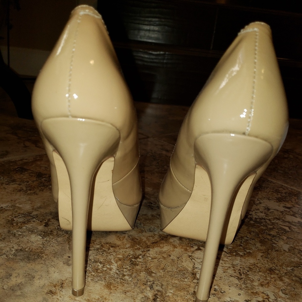 Women's nude patent round toe platform pumps 6.5 - Picture 4 of 5